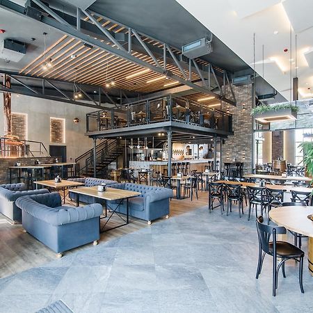 Hotel Browar Wiatr Uniejow Bagian luar foto