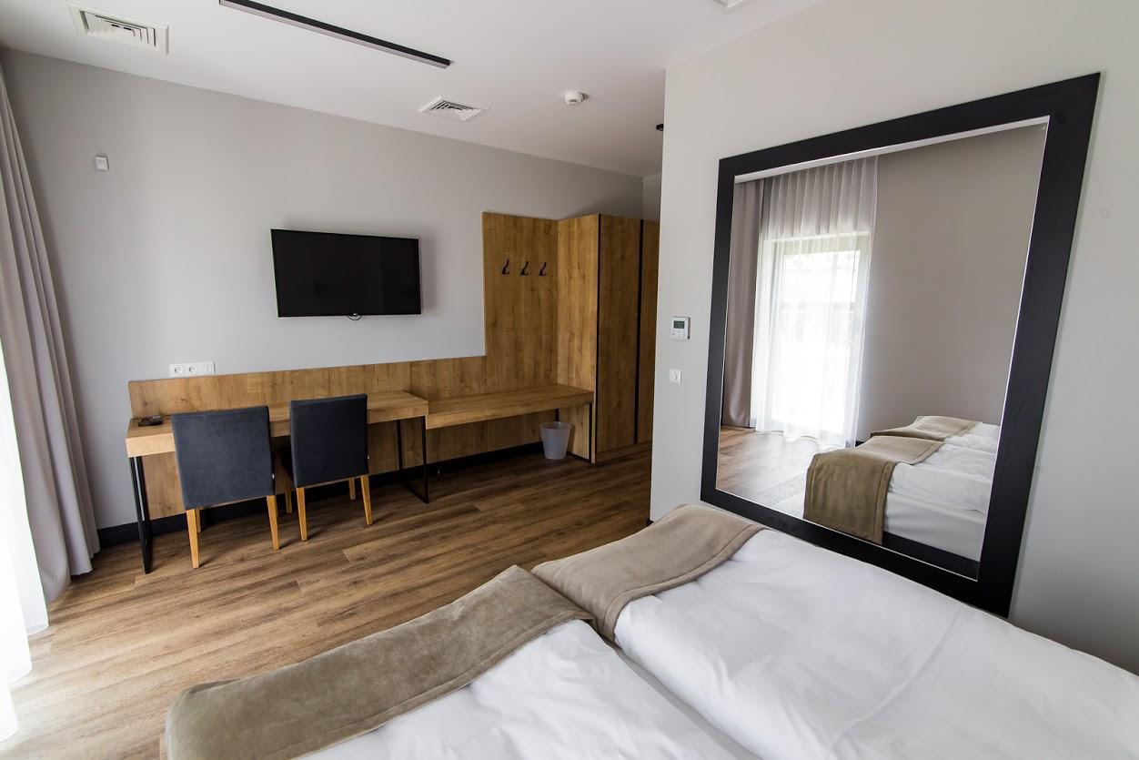 Hotel Browar Wiatr Uniejow Bagian luar foto