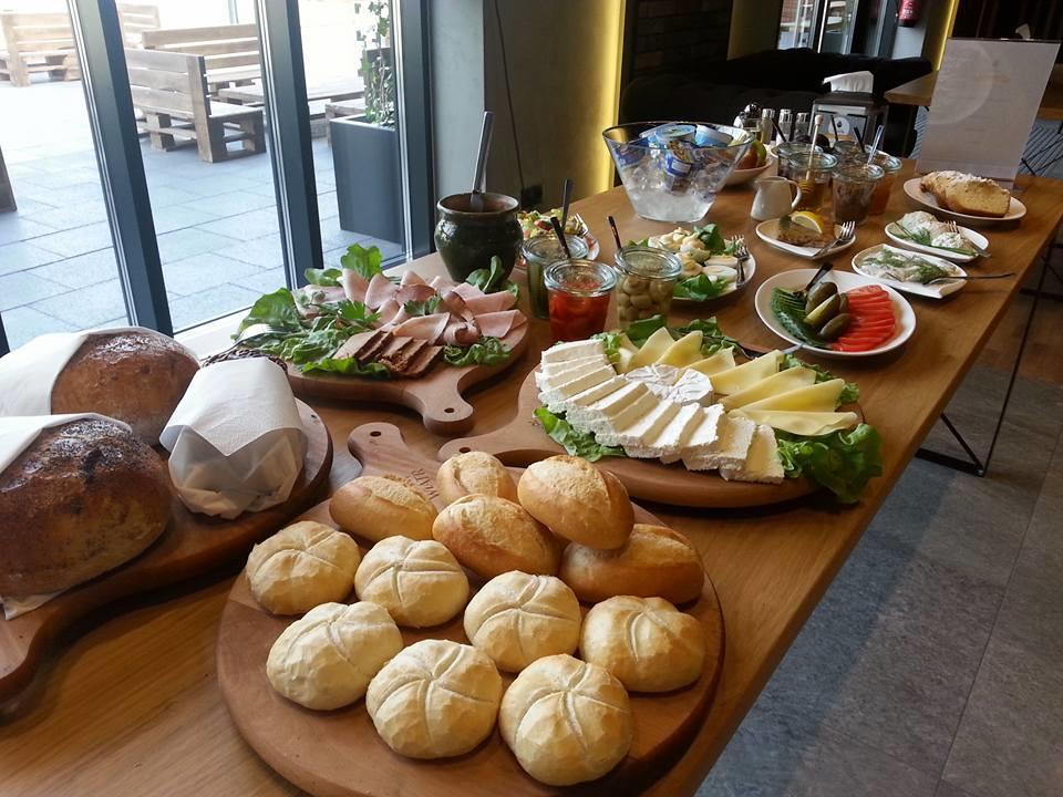 Hotel Browar Wiatr Uniejow Bagian luar foto